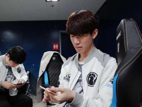 Xiaolaohu ：整个常规赛 感觉今年打得比以往要好非常多