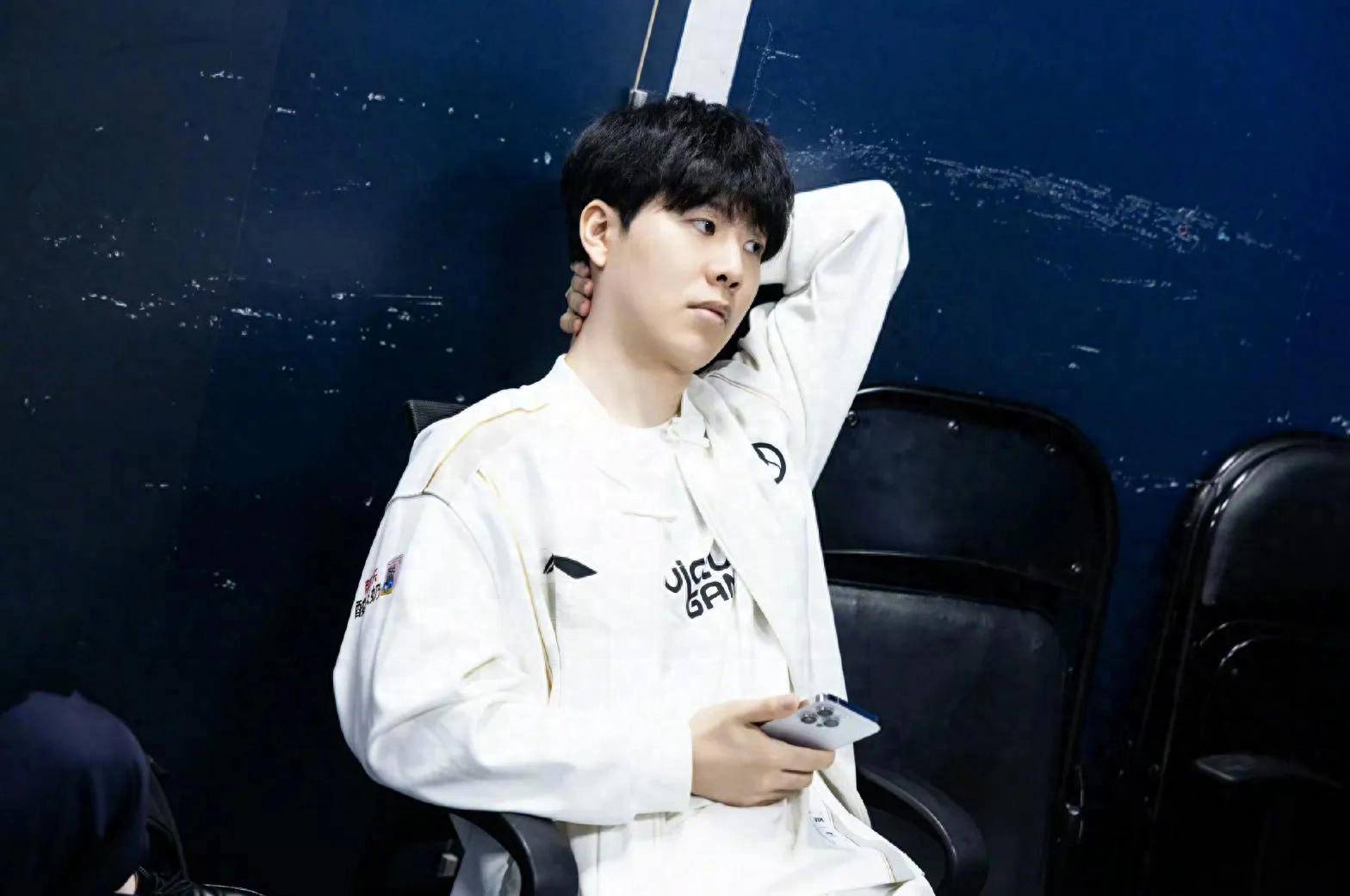 本赛季Life击败了S11冠军EDG除Viper外全部选手