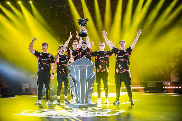 明天的首发阵容： Bilibili Gaming 对阵 EDward Gaming 。 ON 在比赛前与 Angel 进行单挑